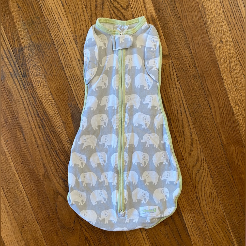 Woombie elephant swaddle/sleep sack transitions size 0-3 months 5-13 lb